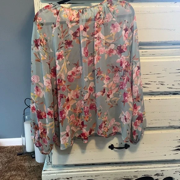 Vince Camuto Floral Blouse - Pink and light blue, NWT, size XL. - Picture 4 of 8